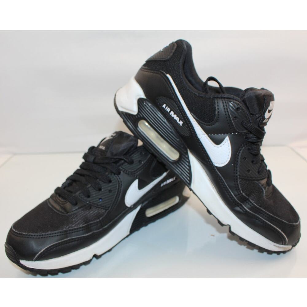 Nike Air Max 90 Women’s Black & White Sneakers – Size 9